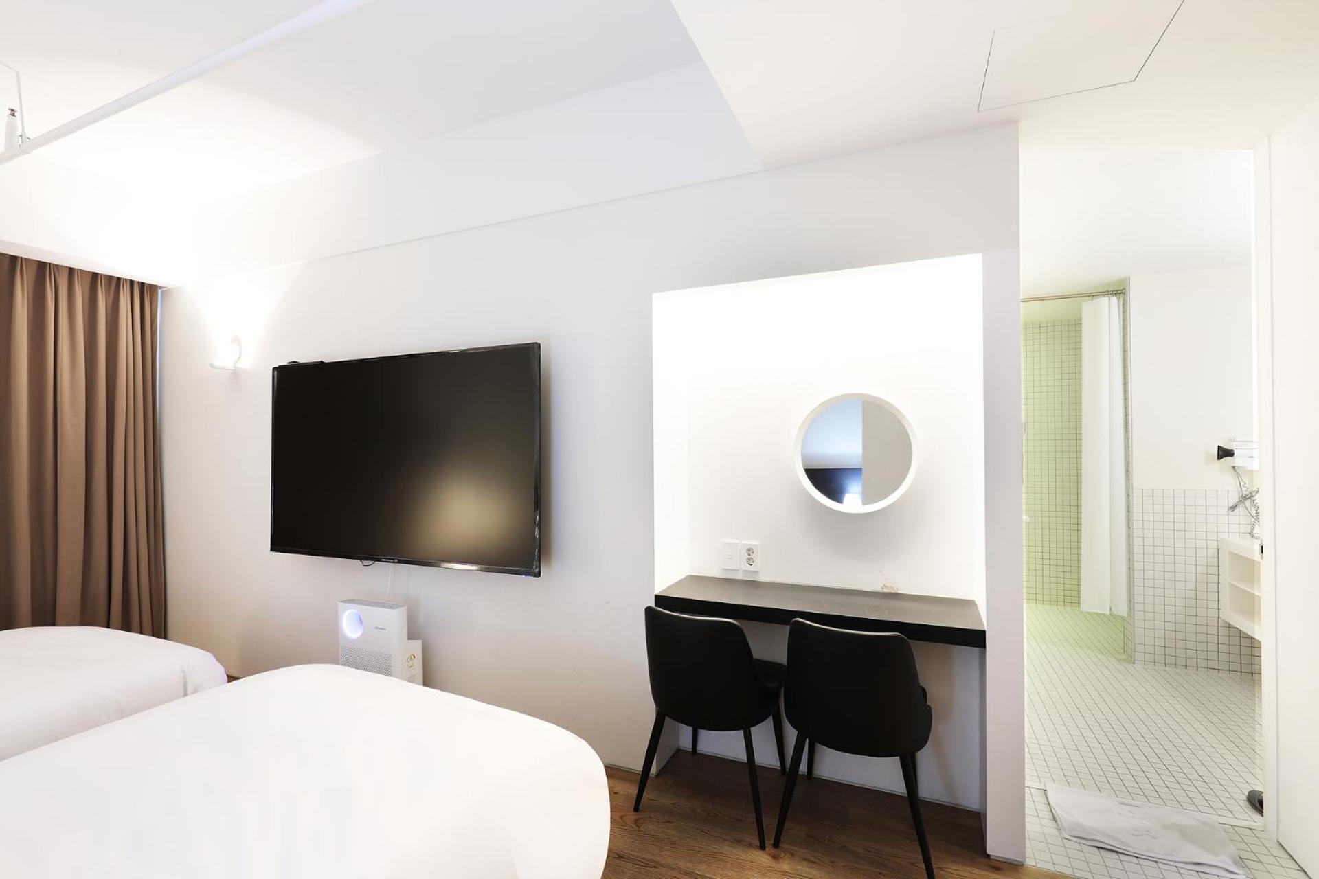 Hotel 498 Incheon Bagian luar foto