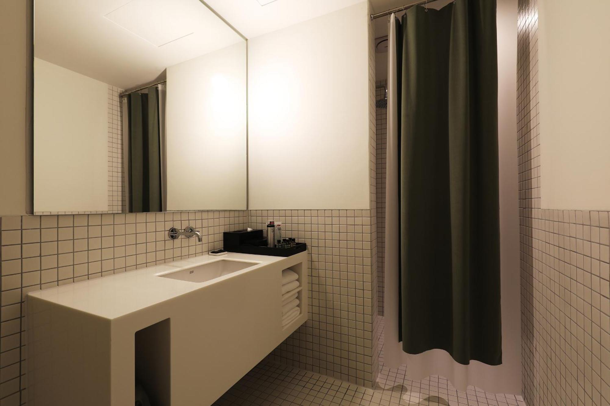 Hotel 498 Incheon Bagian luar foto